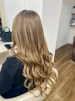 ロング カラー GLOSS 心斎橋 山上のヘアスタイル
