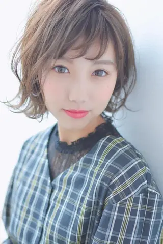 ショート 大阪ウルフカット 🐺デザインカラーのヘアスタイル