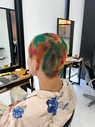 ショート カラー メンズ ハイトーン/レイヤー ハッシュカット/牧原のヘアスタイル