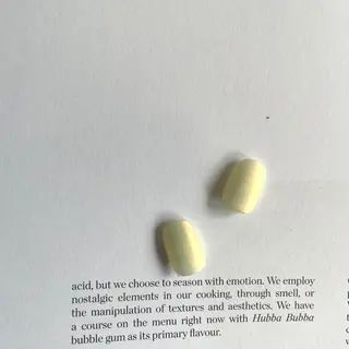 カラー anyora nail salon所属・大人ワンホン キラキラ/Ayanoのネイルデザイン