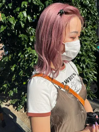 ミディアム カラー akane .のヘアスタイル