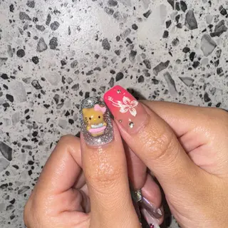 ネイル RIEKO🍒 ワンホン♡推しネイルのネイルデザイン