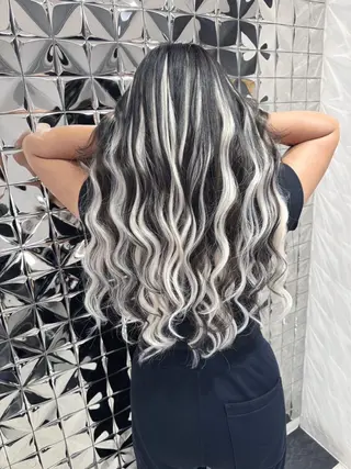 ロング Lovestasy 京都河原町店のヘアスタイル