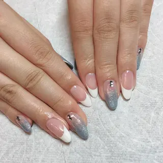 ネイル THECOLORS所属・近貞 莉奈のネイルデザイン