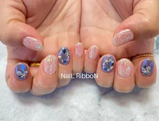 ネイル ネイルリボン 受付スタッフのネイルデザイン