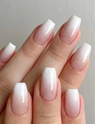 ネイル 高木 維麗絲のネイルデザイン