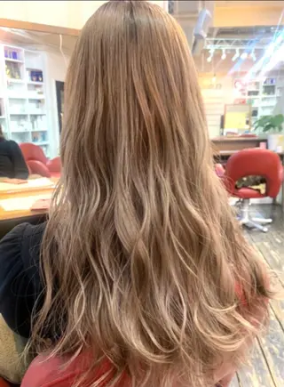 ロング カラー 【髪質改善🌿】木本 志歩のヘアスタイル