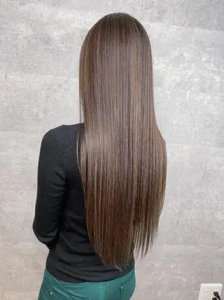 ロング ＿WHITE鳳店 アンダーバーホワイトのヘアスタイル