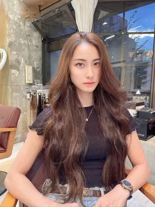 ロング カラー liko by maris所属・髪質改善／ブリーチ 宮武　湧斗のヘアスタイル