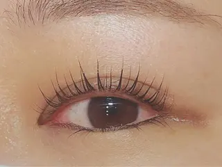 マツエク・マツパ 和田 真弥の眉毛・アイブロウイメージ