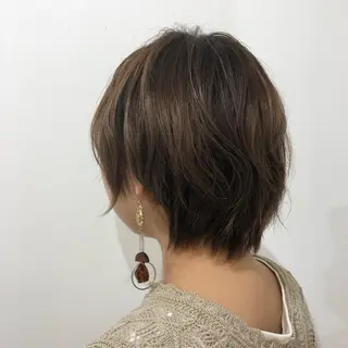 ショート カラー 青木 梨奈のヘアスタイル