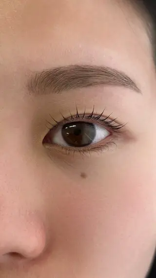 アイブロウ 板垣 まいのネイルデザイン