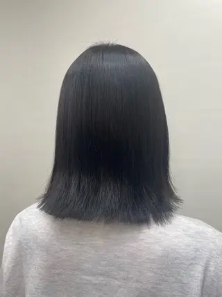 ミディアム 手塚 由佳のヘアスタイル