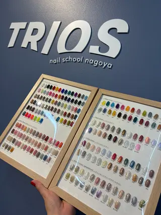ネイル h △TRIOSのネイルデザイン
