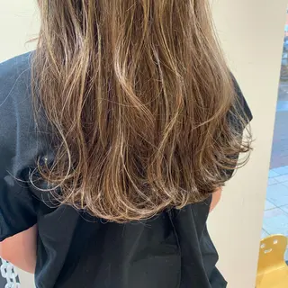 ミディアム 透明感カラー 金村真子のヘアスタイル