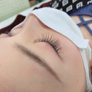 マツエク・マツパ 🤎ベージュカラー 🐶メンズパーマのヘアスタイル