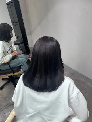 セミロング 艶あり暖色カラー🌈 カラー診断あゆみのヘアスタイル