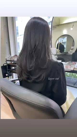 ロング カラー レイヤーカット、 大人可愛い　中村美羅のヘアスタイル
