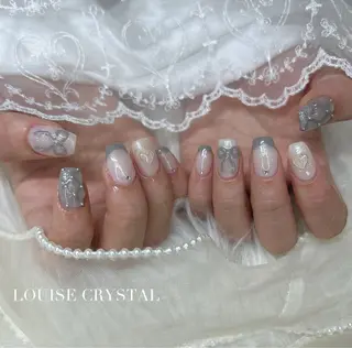 ネイル LOUISE CRYSTALのネイルデザイン