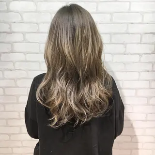 ロング ミヤザキ タクトのヘアスタイル