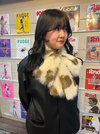 ミディアム カラー ハイトーン/顔まわり レイヤー/YUKAのヘアスタイル