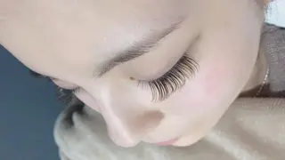 マツエク・マツパ 京都レイヤーカット/ 縮毛矯正/羽柴りくのヘアスタイル