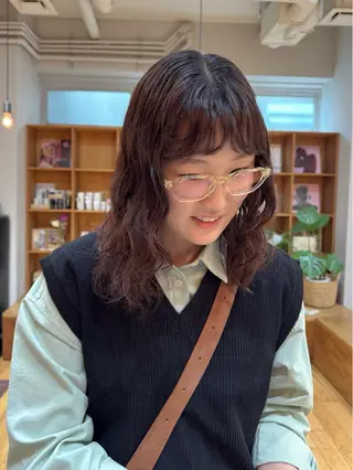 ミディアム パーマ 大橋 芽衣のヘアスタイル