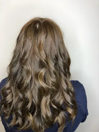 カラー 艶髪職人 山本隼正のヘアスタイル