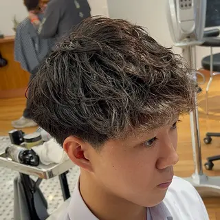 ショート パーマ メンズ メンズカット✂️ スキンフェード伊藤陸のヘアスタイル