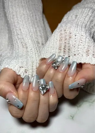 ネイル 𝑩𝒆𝒍𝒍𝒂 𝒏𝒂𝒊𝒍のネイルデザイン