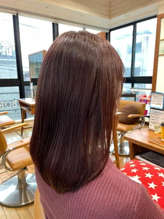 ミディアム カラー 山本　恵 (やまもと  けい)のヘアスタイル