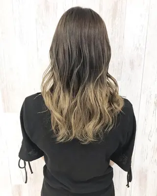 ロング カラー RAG副店長伊藤 真規のヘアスタイル