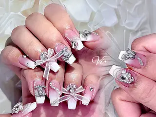 ネイル ✨Nailsalon Vi+✨のネイルデザイン