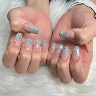 ネイル SHION  のネイルデザイン