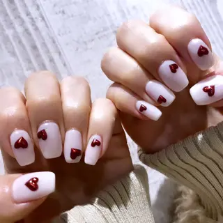 ネイル 13日3980円‼️ マグもデザインも◎のネイルデザイン