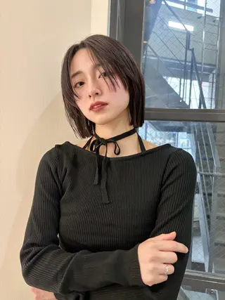 ショート カラー 脇野 茉優のヘアスタイル