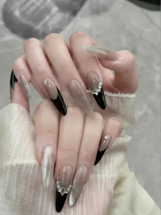 ネイル T. Leeのネイルデザイン