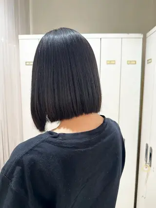 ショート カラー ブリーチ/艶カラー /縮毛矯正/みなのヘアスタイル