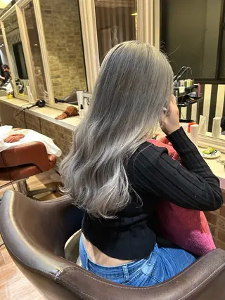 ロング マエダ マサシのヘアスタイル