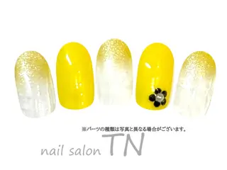 ネイル 矢川 まどかのネイルデザイン