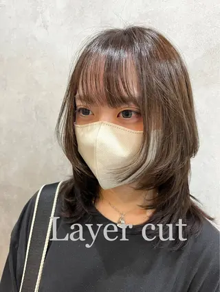 ミディアム ✨レイヤー/柔らかベ ージュ青山✨のヘアスタイル