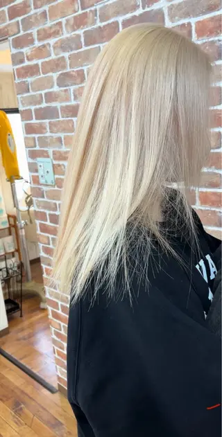 セミロング さいとう つかさのヘアスタイル