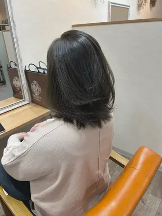 ミディアム カラー Minaliss hair design所属・まつざき すずのヘアスタイル