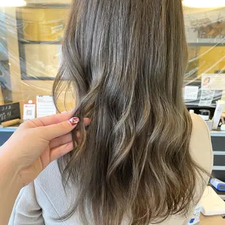 セミロング カラー スナコザワ レナのヘアスタイル