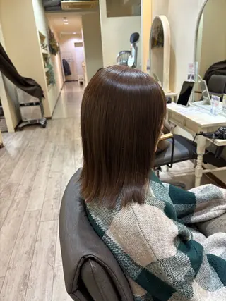 ミディアム カラー 艶カラー／ レイヤー／栄／あやかのヘアスタイル