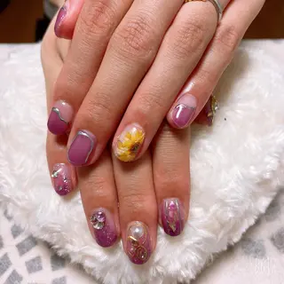 ネイル The Best Beauty受付担当のヘアスタイル