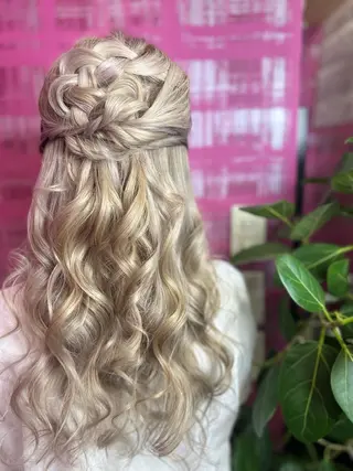 ロング 横山 千春のヘアスタイル