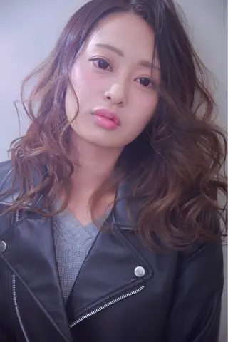 セミロング 伊藤 裕貴のヘアスタイル
