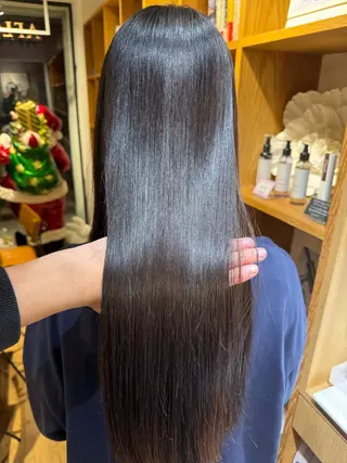 セミロング afloatkobe所属・美髪/髪質改善 川口凌弥のヘアスタイル