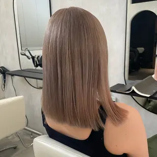 ミディアム カラー 飯田 実歩(じっぽ)のヘアスタイル